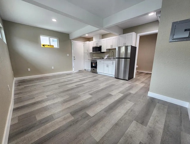 Foto del edificio - 984 El Camino Dr