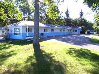 Primary Photo - 632 W Houghton Lake Dr