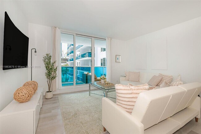 Foto del edificio - 2301 Collins Ave