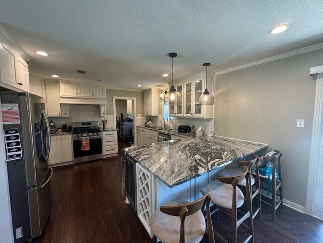 Foto del edificio - Beautifully Maintained Corner Lot Waco Home