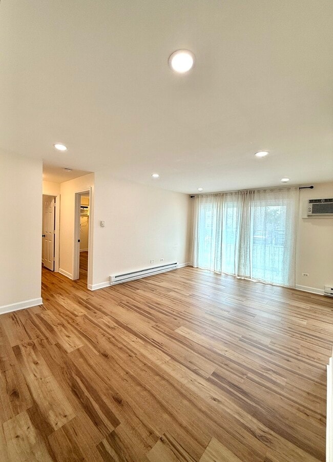 Photo - 11810 S Komensky Ave (Alsip, IL) Apartment