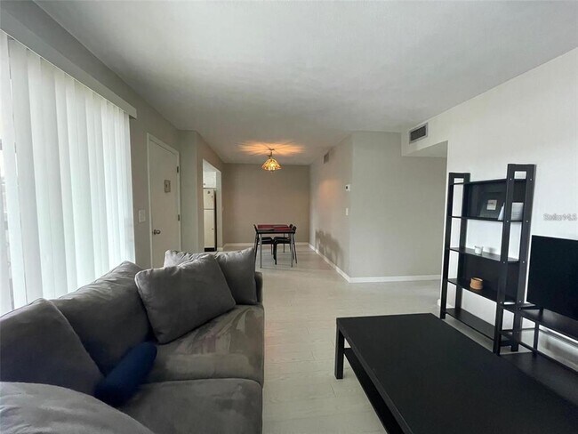 Foto del edificio - 1221 Drew St