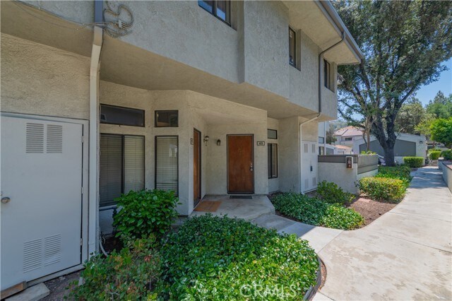Foto del edificio - 45 Willowcrest Ln