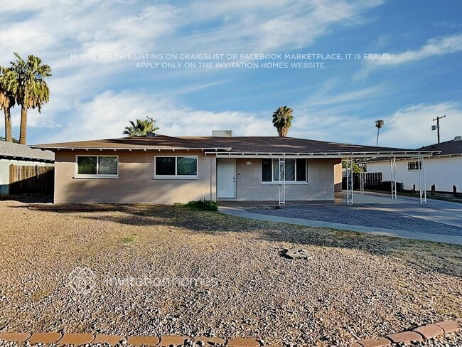 Building Photo - 1720 E Dana Ave