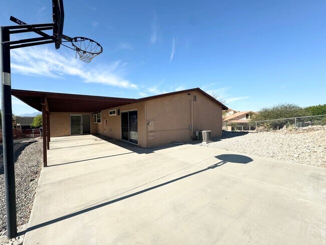 Foto del edificio - AVAILABLE NOW!! 3 Bed / 2 Bath Home in Des...