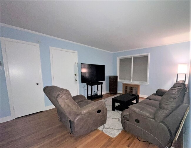 504 Bonnie Brae Unit E2, River Forest, IL 60305 Condo for Rent in