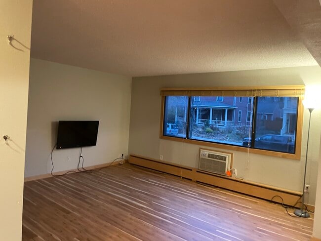 Sala de estar - 2530 1st Ave S