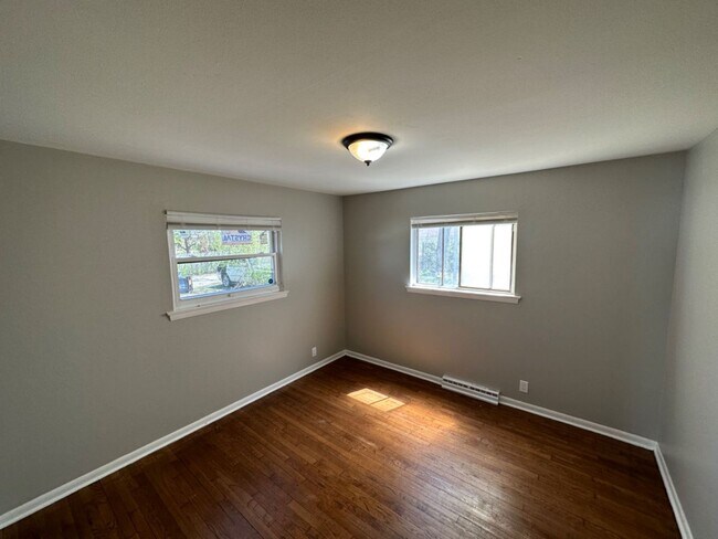 Building Photo - 5826-5828 N 93rd St. (Duplex)