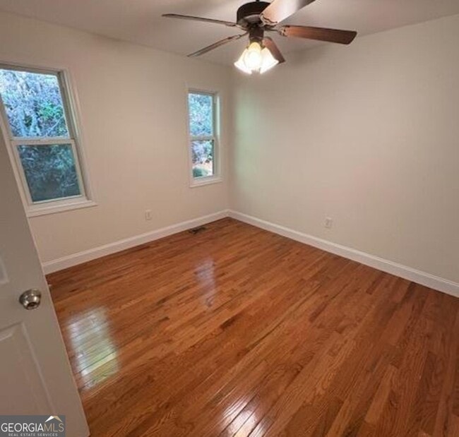 Building Photo - 104 Travelers Ln
