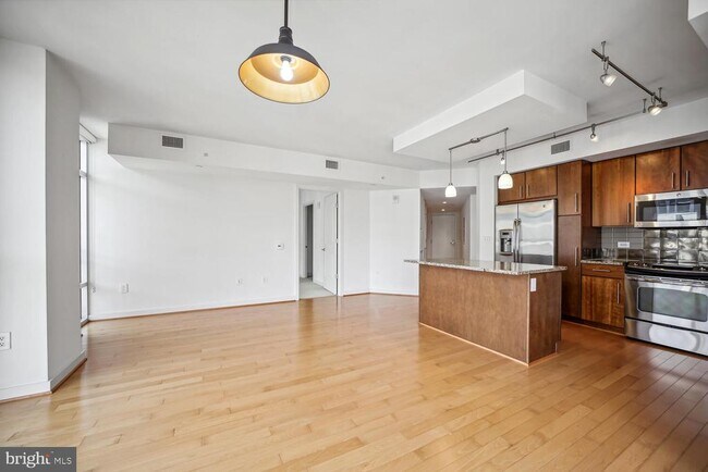 Foto del edificio - 1025 First St SE