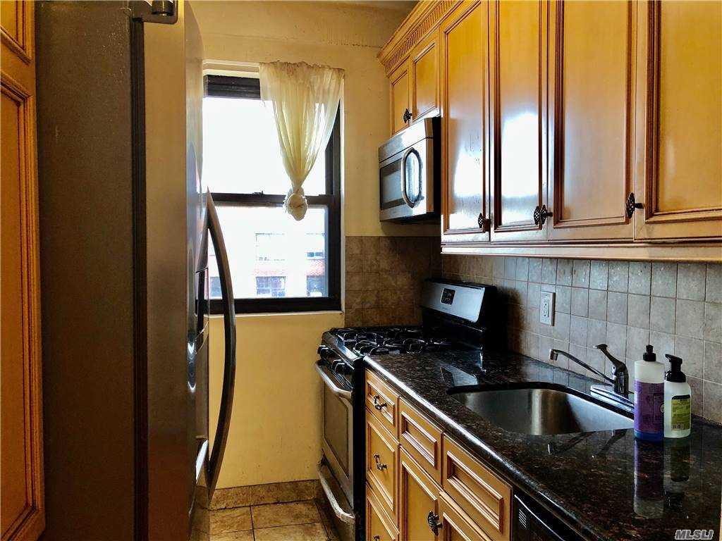Foto principal - 99-52-99-66 66th Rd
