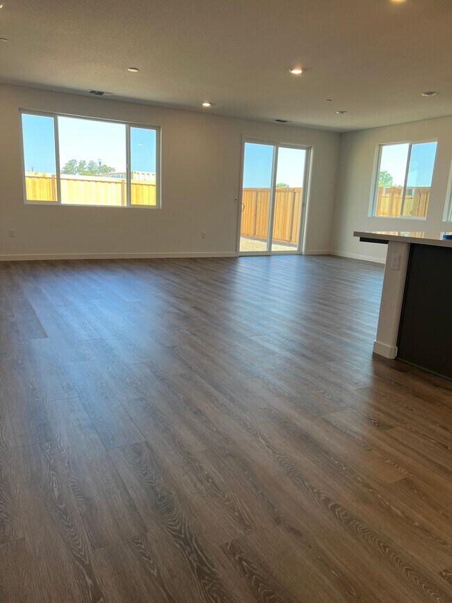 Foto del edificio - 989 Pipit St