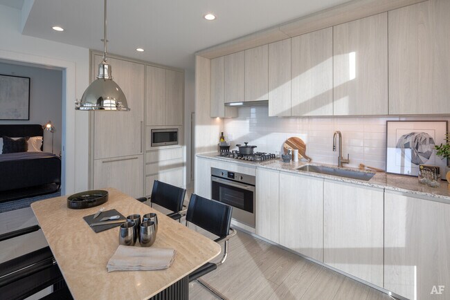 Foto del edificio - 310 N Halsted St