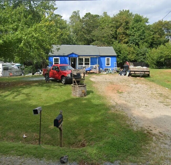 Foto del edificio - 2693 Old Mountain Rd