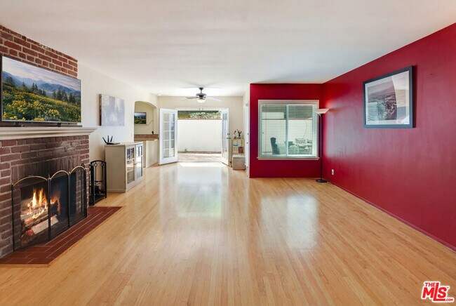 Foto del edificio - 3740 Lankershim Blvd
