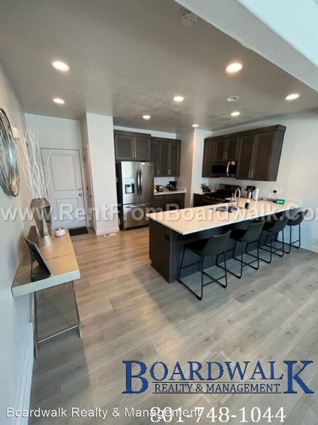 Building Photo - 4 br, 3 bath House - 1011 W Cyan Valley Way