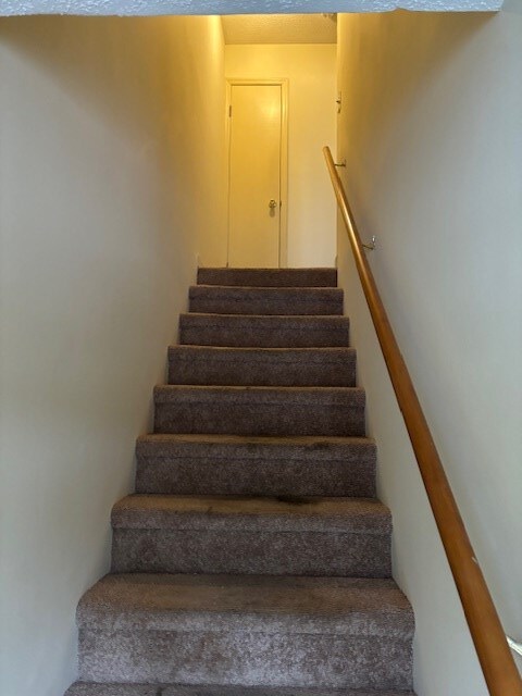 Foto del edificio - 1090 N Guignard Dr