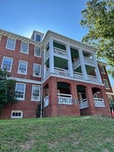 Building Photo - 301 N New St