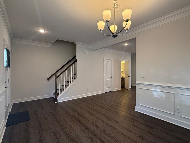 Foto del edificio - Like New Norfolk Single Family Home