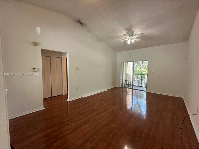 Foto del edificio - 8111 SW 21st Ct