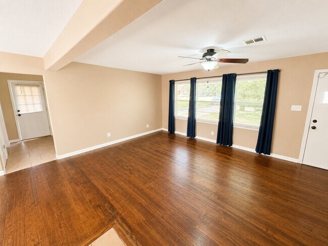 Building Photo - Bossier Home!