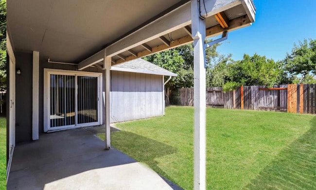 Foto del edificio - 7809 Caber Way