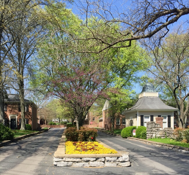 5025 Hillsboro Pike, Nashville, TN 37215 Townhome Rentals in