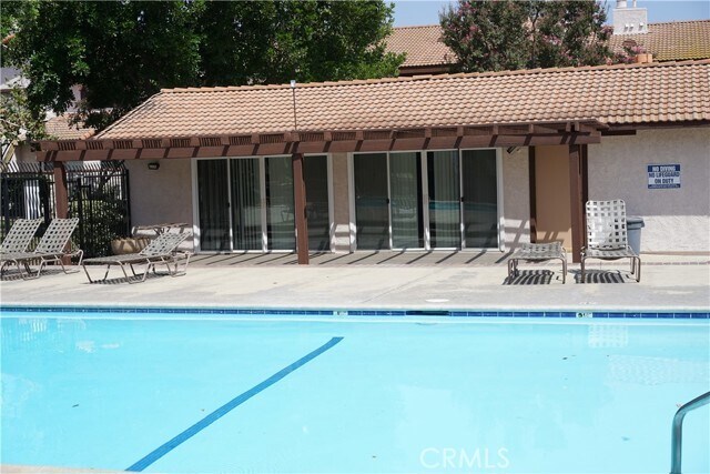 Foto del edificio - 930 N Redding Way