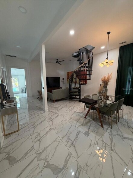 Foto del edificio - 103 W Frances Ave