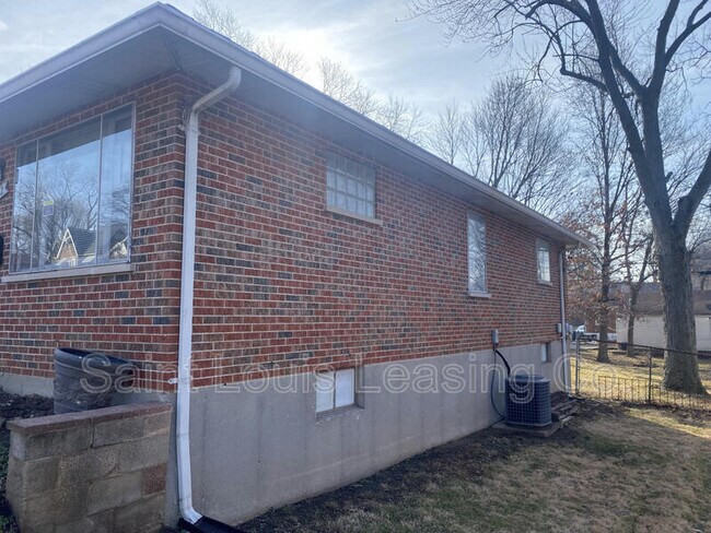 Building Photo - 9012 Bessemer Ave