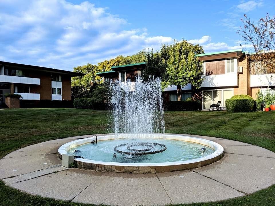 2101 Bayliss St, Midland, MI 48640 Condo for Rent in Midland, MI