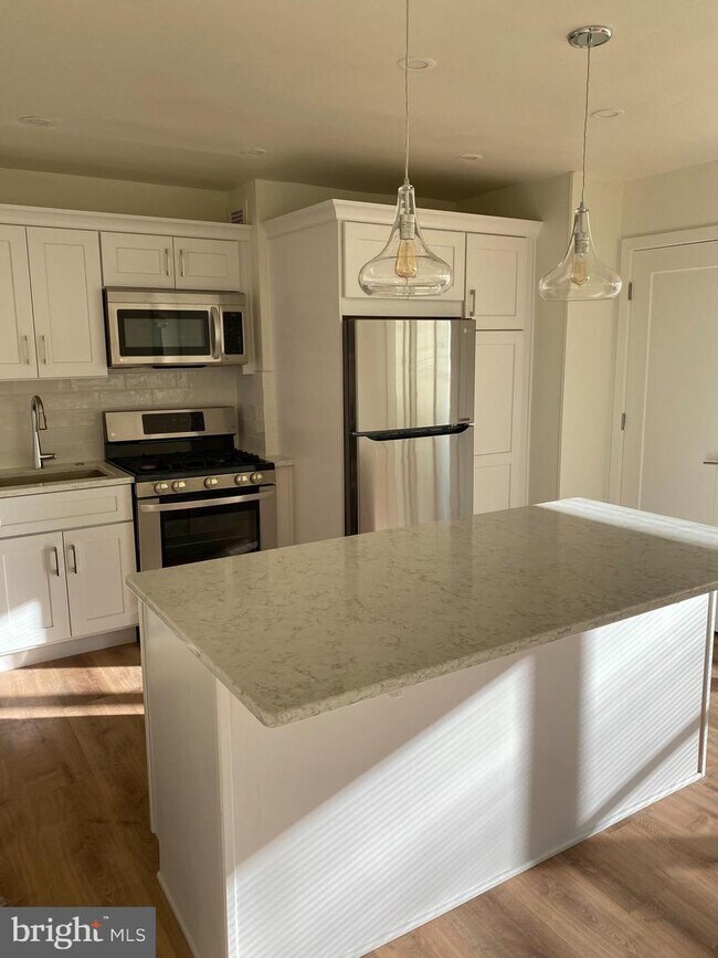 180618 Rittenhouse Square Unit 1604, Philadelphia, PA 19103 Room for