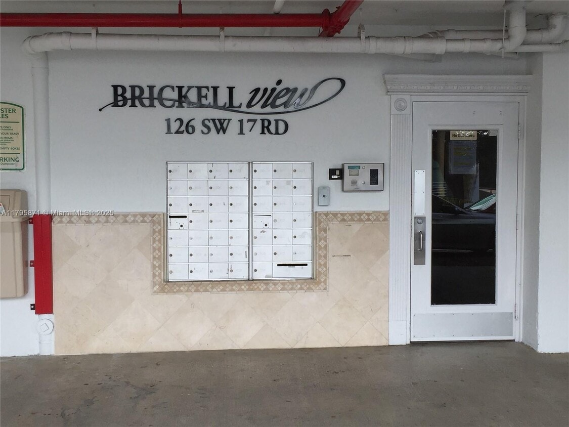Foto principal - 126 SW 17th Rd