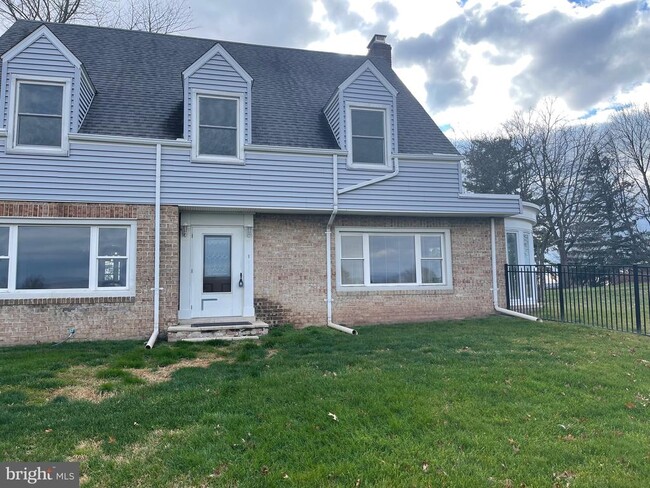 Building Photo - 2497 Biglerville Rd