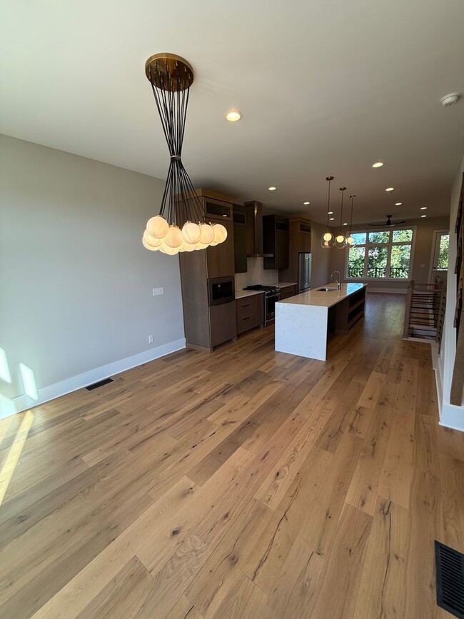 Foto del edificio - LUXURY Rooftop Terrace Townhome Uptown CLT