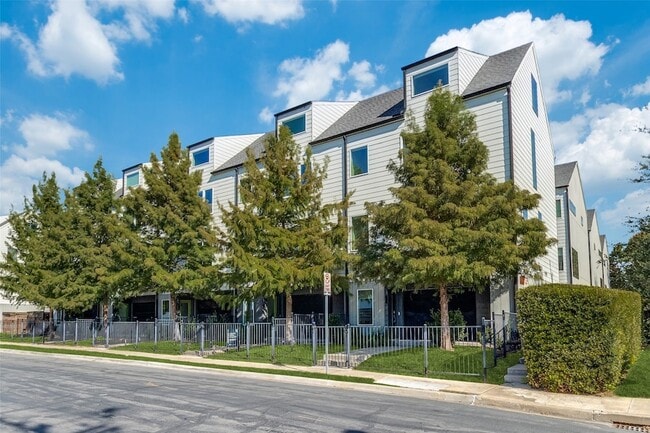 Photo - 1430 Grigsby Ave Townhome