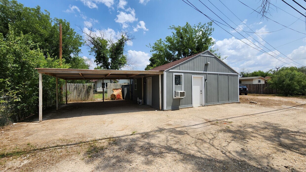 Primary Photo - ALL BILLS PAID! Charming 2-Bedroom Home wi...