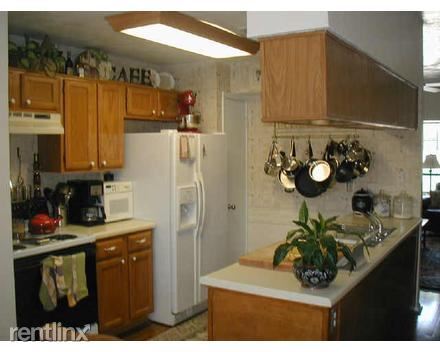 Building Photo - 2 br, 3 bath Condo - 204 Samuel Blvd