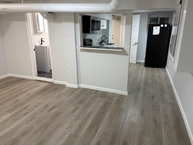 Foto del edificio - 327 Dover St