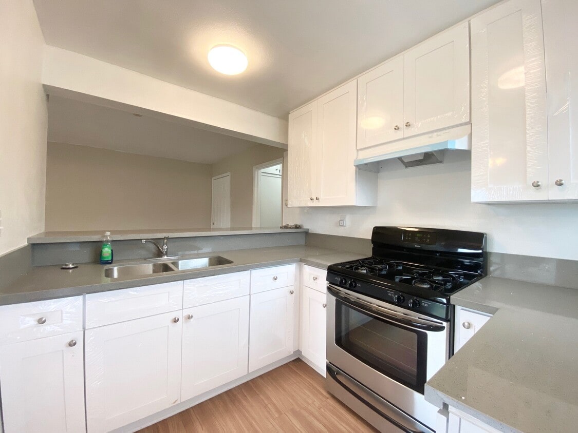 620 E 6th St Unit A, Azusa, CA 91702 Condo for Rent in Azusa, CA