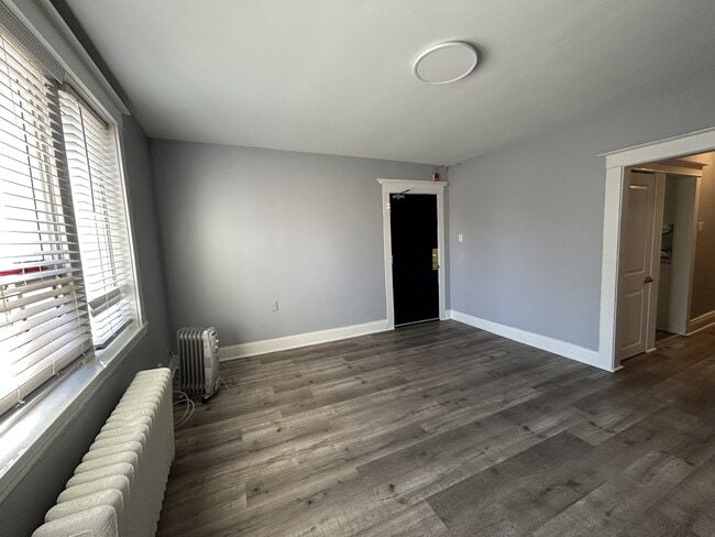 Building Photo - 128 Carrick Ave