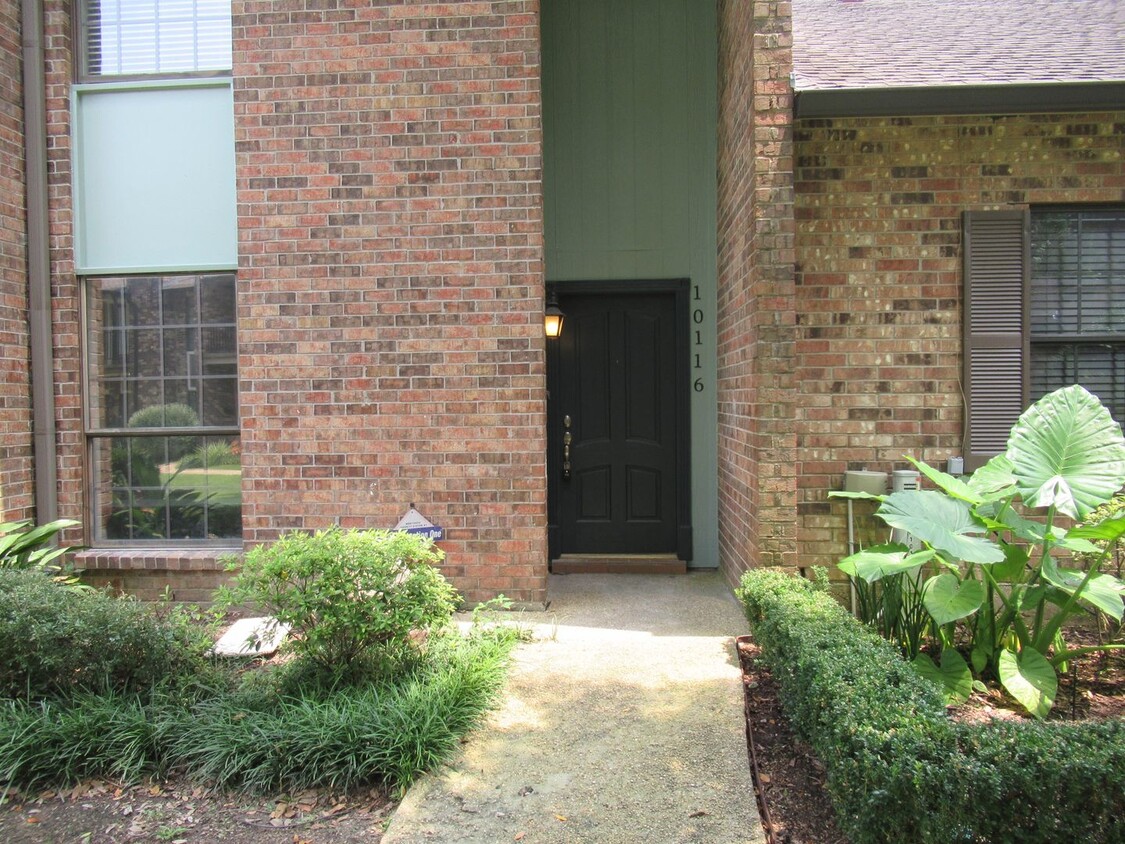 Primary Photo - Beautiful Townhome