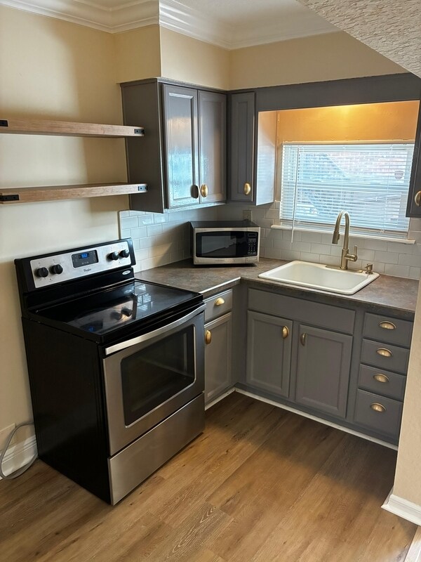 Foto del edificio - 2738 Riverside Ave