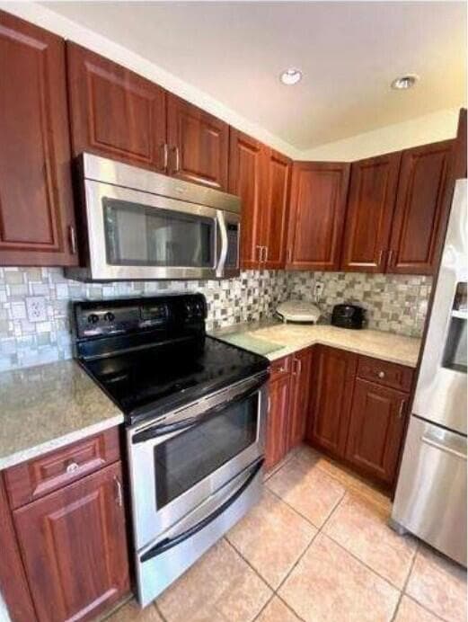 Building Photo - 5705 Fox Hollow Dr