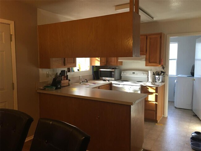Building Photo - 806 Shady Grove Dr