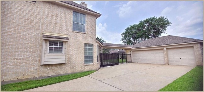 Building Photo - 12906 Silent Shore