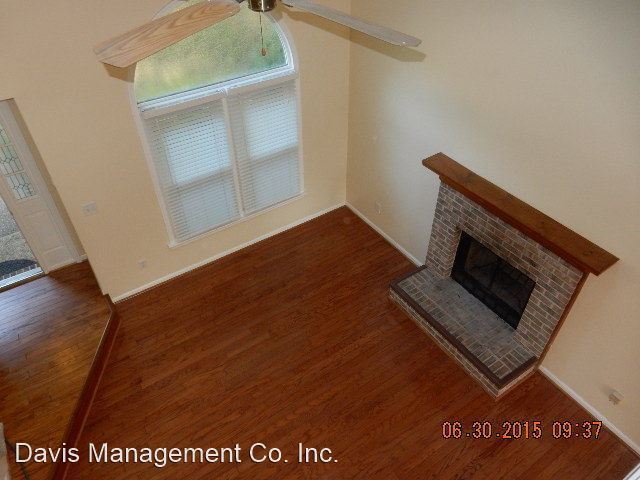 Building Photo - 3 br, 2.5 bath House - 106 Blackberry Bend
