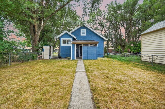Building Photo - 643 Parkhill Dr