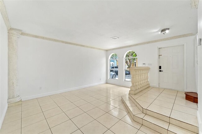Building Photo - 10819 NW 51st Ln