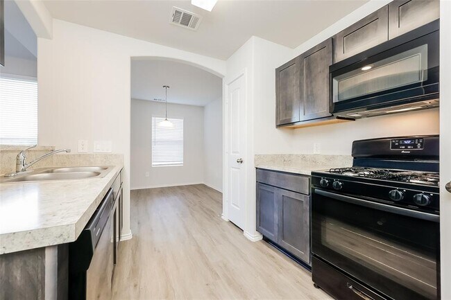 Building Photo - 919 Imperial Heights Dr